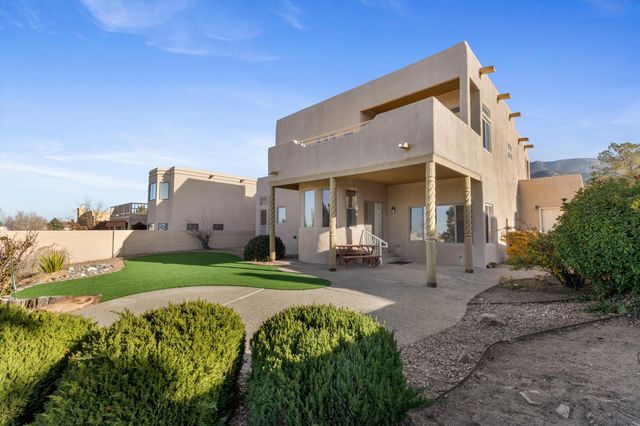 1605 Camino De La Sierra NE, Albuquerque, NM 87112