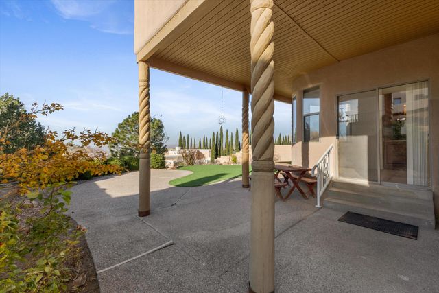 1605 Camino De La Sierra NE, Albuquerque, NM 87112