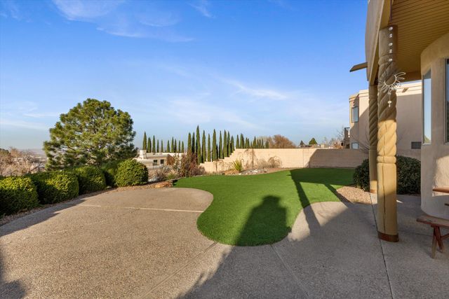 1605 Camino De La Sierra NE, Albuquerque, NM 87112