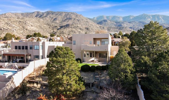 1605 Camino De La Sierra NE, Albuquerque, NM 87112