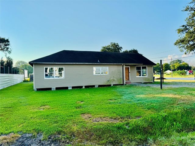 2113 2nd Street, Port Neches, TX 77651