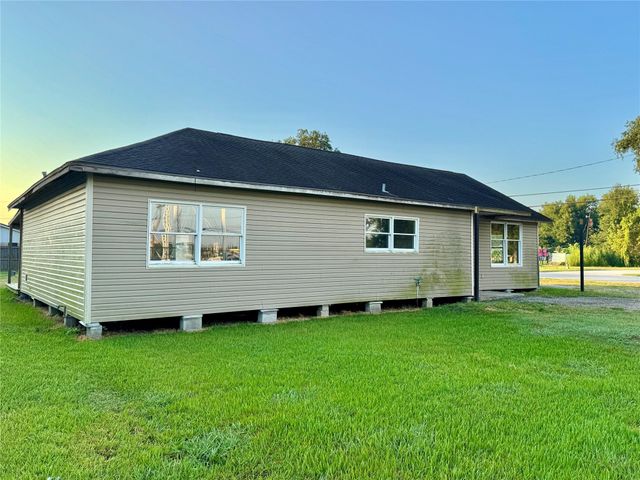 2113 2nd Street, Port Neches, TX 77651