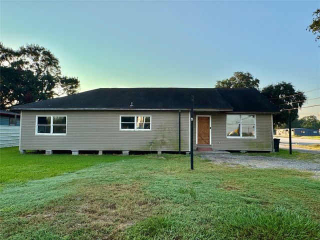 2113 2nd Street, Port Neches, TX 77651