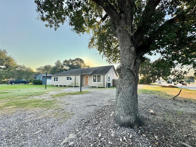 2113 2nd Street, Port Neches, TX 77651