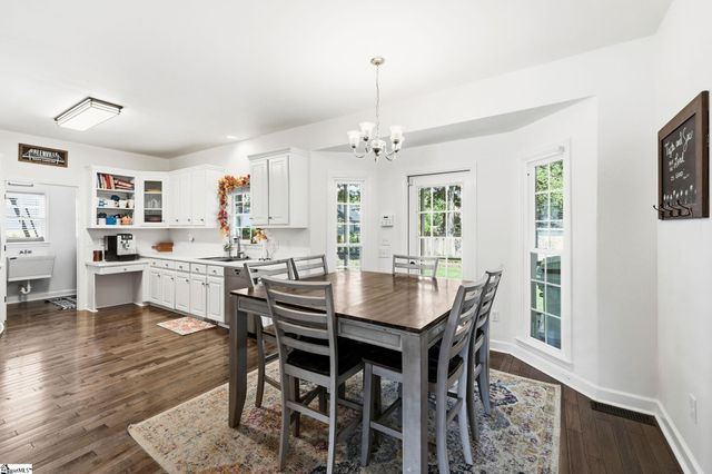 7 Pembark Lane, Simpsonville, SC 29681