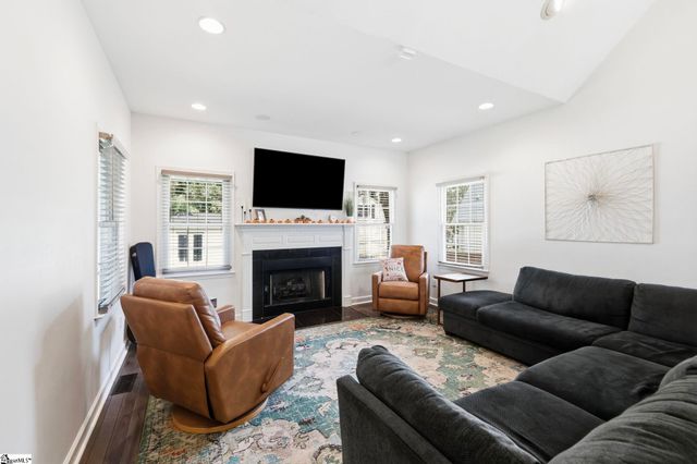 7 Pembark Lane, Simpsonville, SC 29681
