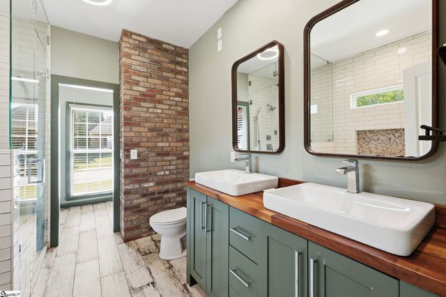 7 Pembark Lane, Simpsonville, SC 29681