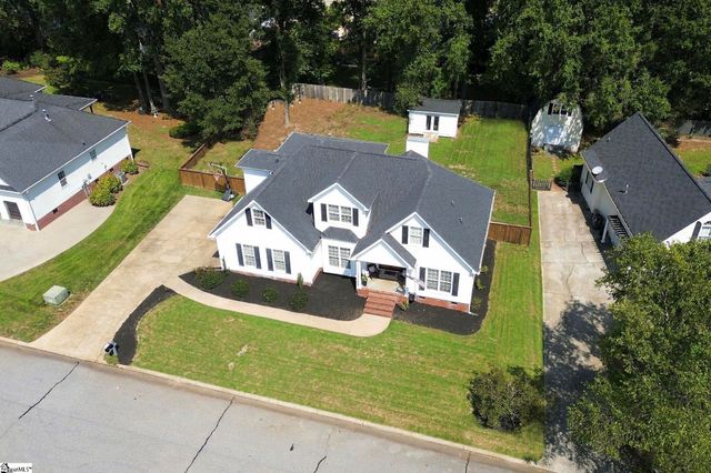 7 Pembark Lane, Simpsonville, SC 29681