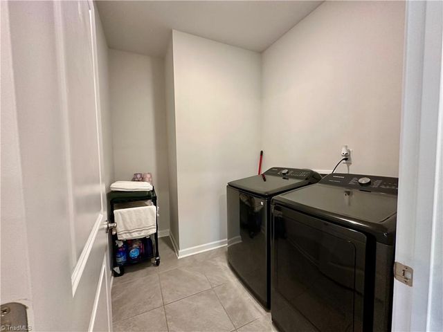 5026 Garnet Hill Drive, Clemmons, NC 27012