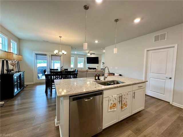 5026 Garnet Hill Drive, Clemmons, NC 27012