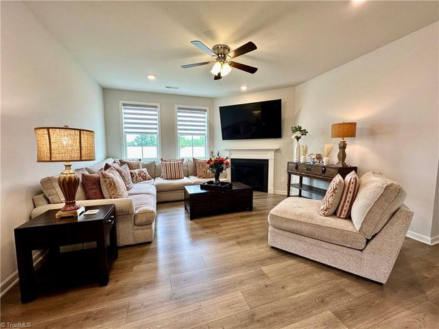 5026 Garnet Hill Drive, Clemmons, NC 27012