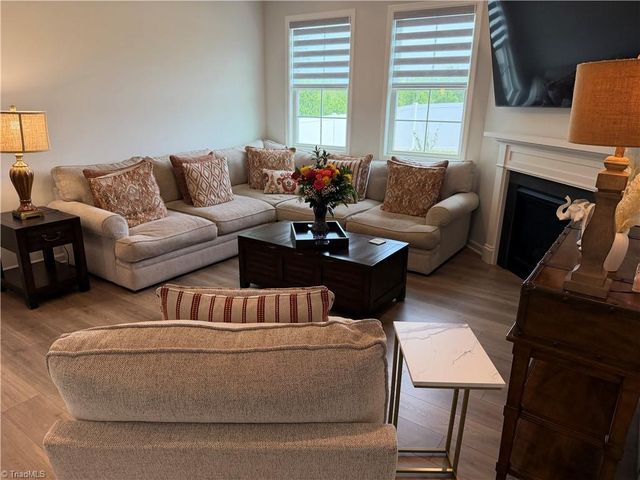 5026 Garnet Hill Drive, Clemmons, NC 27012