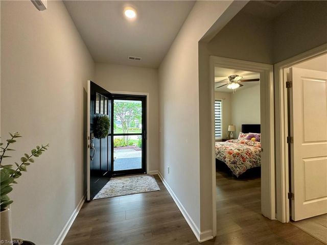 5026 Garnet Hill Drive, Clemmons, NC 27012