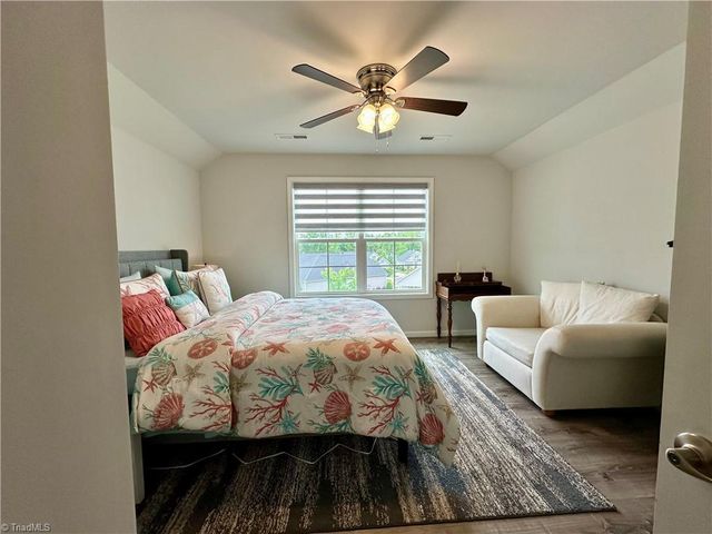 5026 Garnet Hill Drive, Clemmons, NC 27012