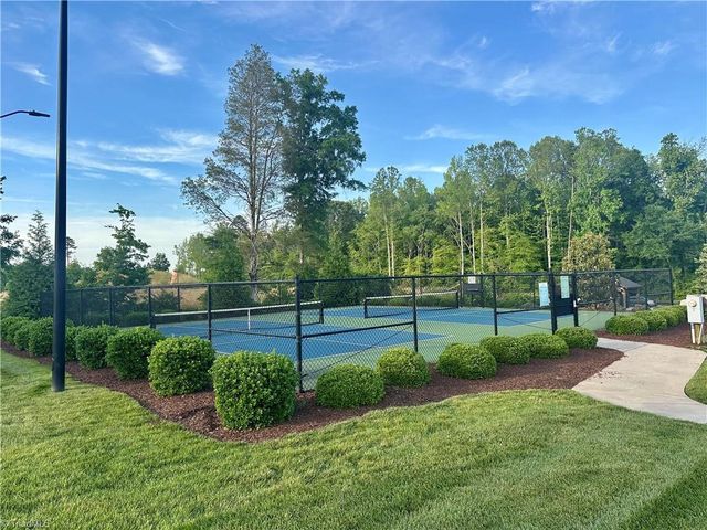 5026 Garnet Hill Drive, Clemmons, NC 27012