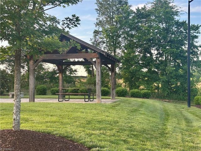 5026 Garnet Hill Drive, Clemmons, NC 27012