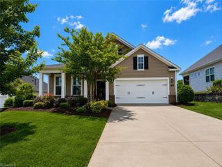 5026 Garnet Hill Drive, Clemmons, NC 27012