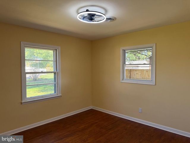 19124 LONGMEADOW RD, Hagerstown, MD 21742