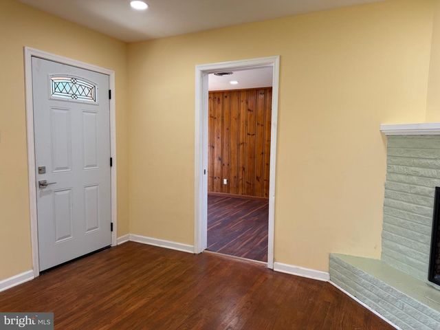 19124 LONGMEADOW RD, Hagerstown, MD 21742