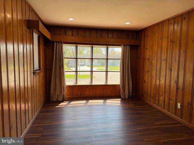 19124 LONGMEADOW RD, Hagerstown, MD 21742