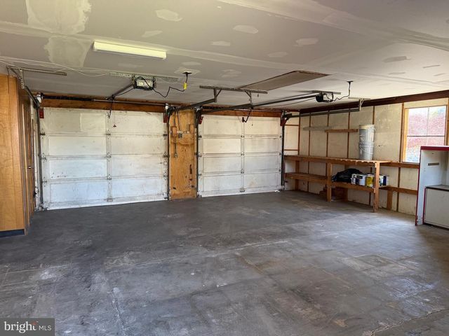 19124 LONGMEADOW RD, Hagerstown, MD 21742