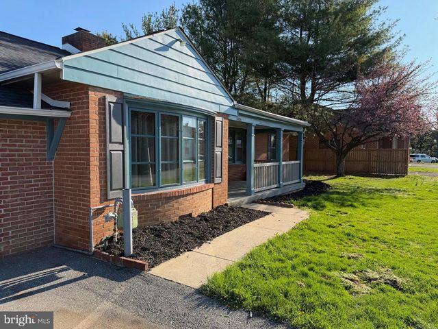19124 LONGMEADOW RD, Hagerstown, MD 21742