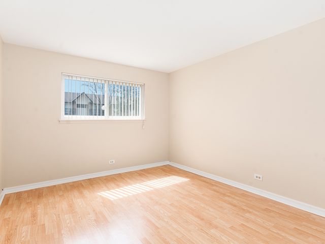 5A Kingery Quarter 102, Willowbrook, IL 60527