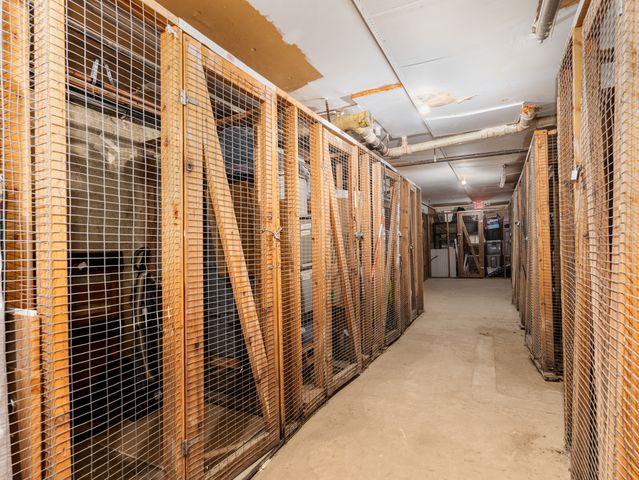 5A Kingery Quarter 102, Willowbrook, IL 60527