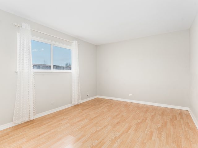 5A Kingery Quarter 102, Willowbrook, IL 60527