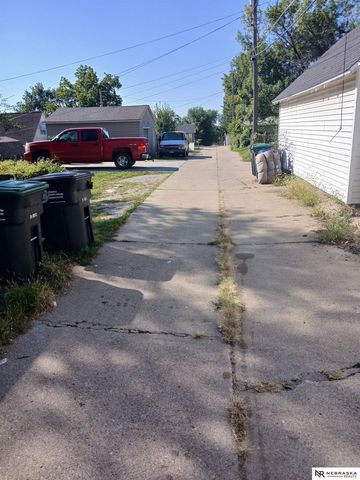 2730 S 12th Street, Omaha, NE 68108