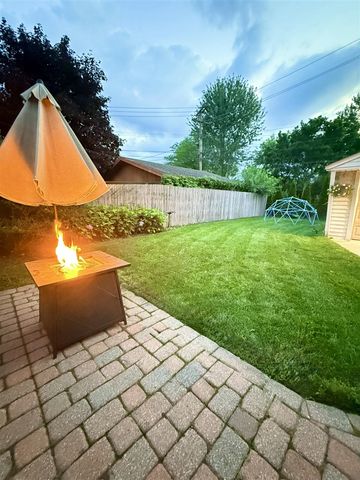 1936 Walnut Street, Dearborn, MI 48124