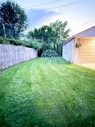 1936 Walnut Street, Dearborn, MI 48124
