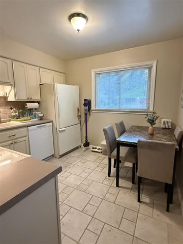 1936 Walnut Street, Dearborn, MI 48124