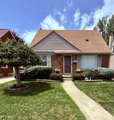 1936 Walnut Street, Dearborn, MI 48124
