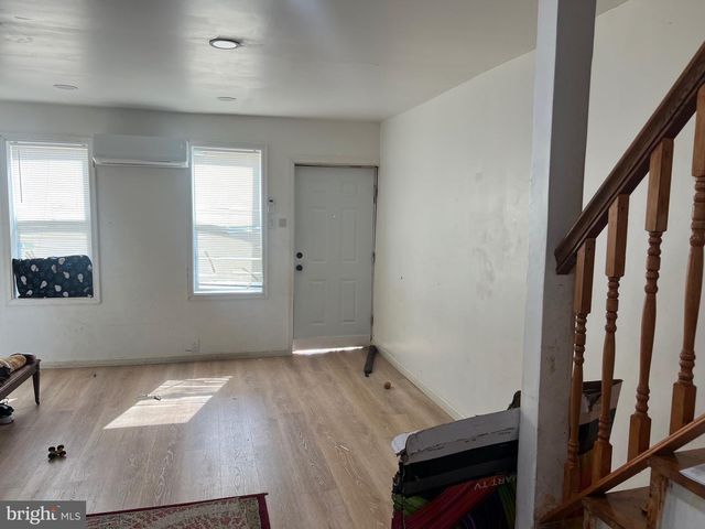 2536 N WARNOCK ST, Philadelphia, PA 19133