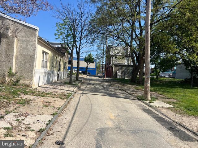 2536 N WARNOCK ST, Philadelphia, PA 19133