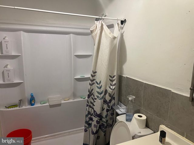 2536 N WARNOCK ST, Philadelphia, PA 19133