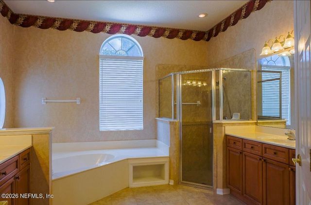 1564 TRALEE Court N, Jacksonville, FL 32221