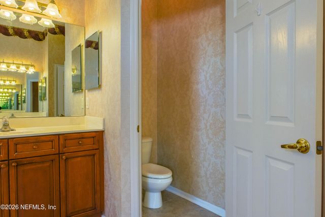 1564 TRALEE Court N, Jacksonville, FL 32221