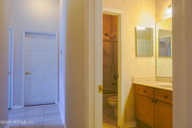 1564 TRALEE Court N, Jacksonville, FL 32221