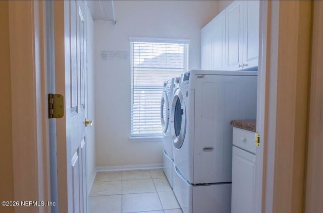 1564 TRALEE Court N, Jacksonville, FL 32221