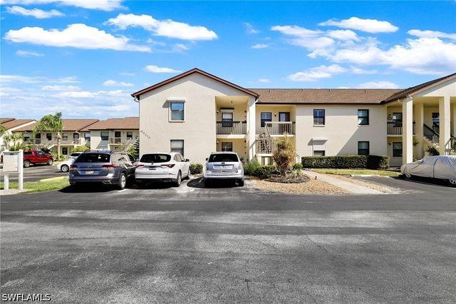 9270 Lake Park DR 101, Fort Myers, FL 33919