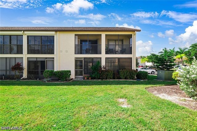 9270 Lake Park DR 101, Fort Myers, FL 33919