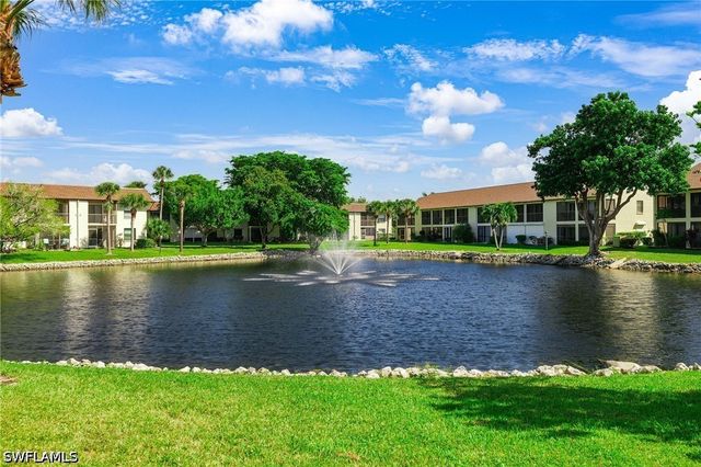 9270 Lake Park DR 101, Fort Myers, FL 33919