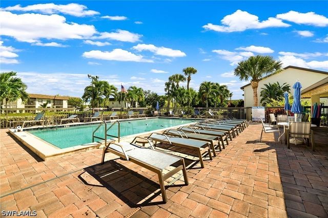 9270 Lake Park DR 101, Fort Myers, FL 33919