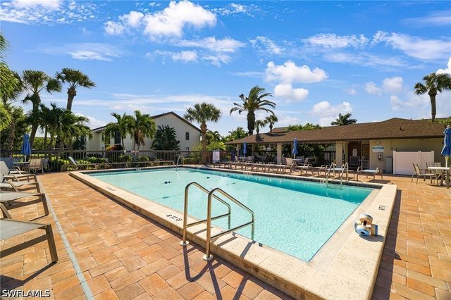 9270 Lake Park DR 101, Fort Myers, FL 33919