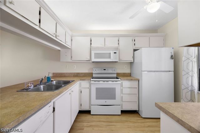 9270 Lake Park DR 101, Fort Myers, FL 33919