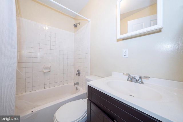 1827 GINNODO ST, Philadelphia, PA 19130