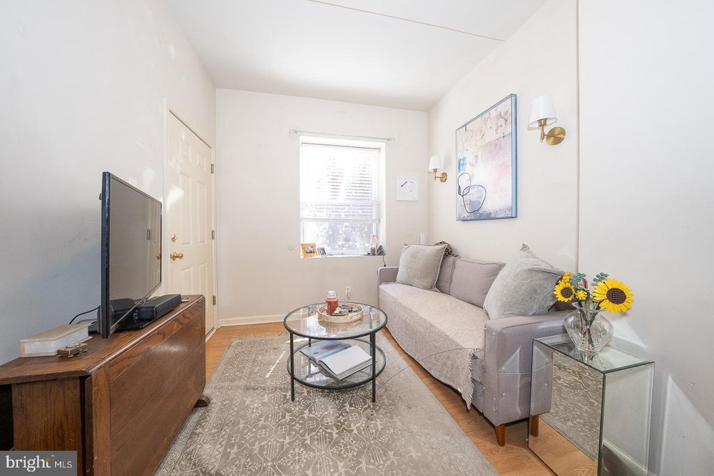 1827 GINNODO ST, PHILADELPHIA, PA 19130 — photo 2