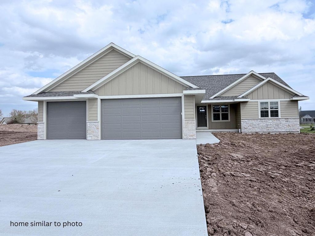 1429 CROSSROADS DRIVE, De Pere, WI 54115